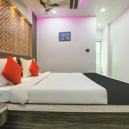 Oyo 14472 Brahmaputra Guest House Guwahati Buitenkant foto