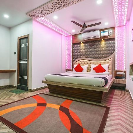 Oyo 14472 Brahmaputra Guest House Guwahati Buitenkant foto