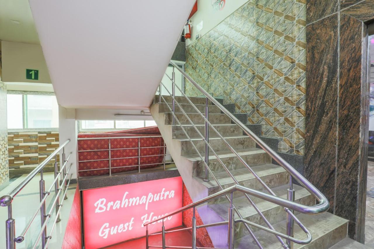 Oyo 14472 Brahmaputra Guest House Guwahati Buitenkant foto