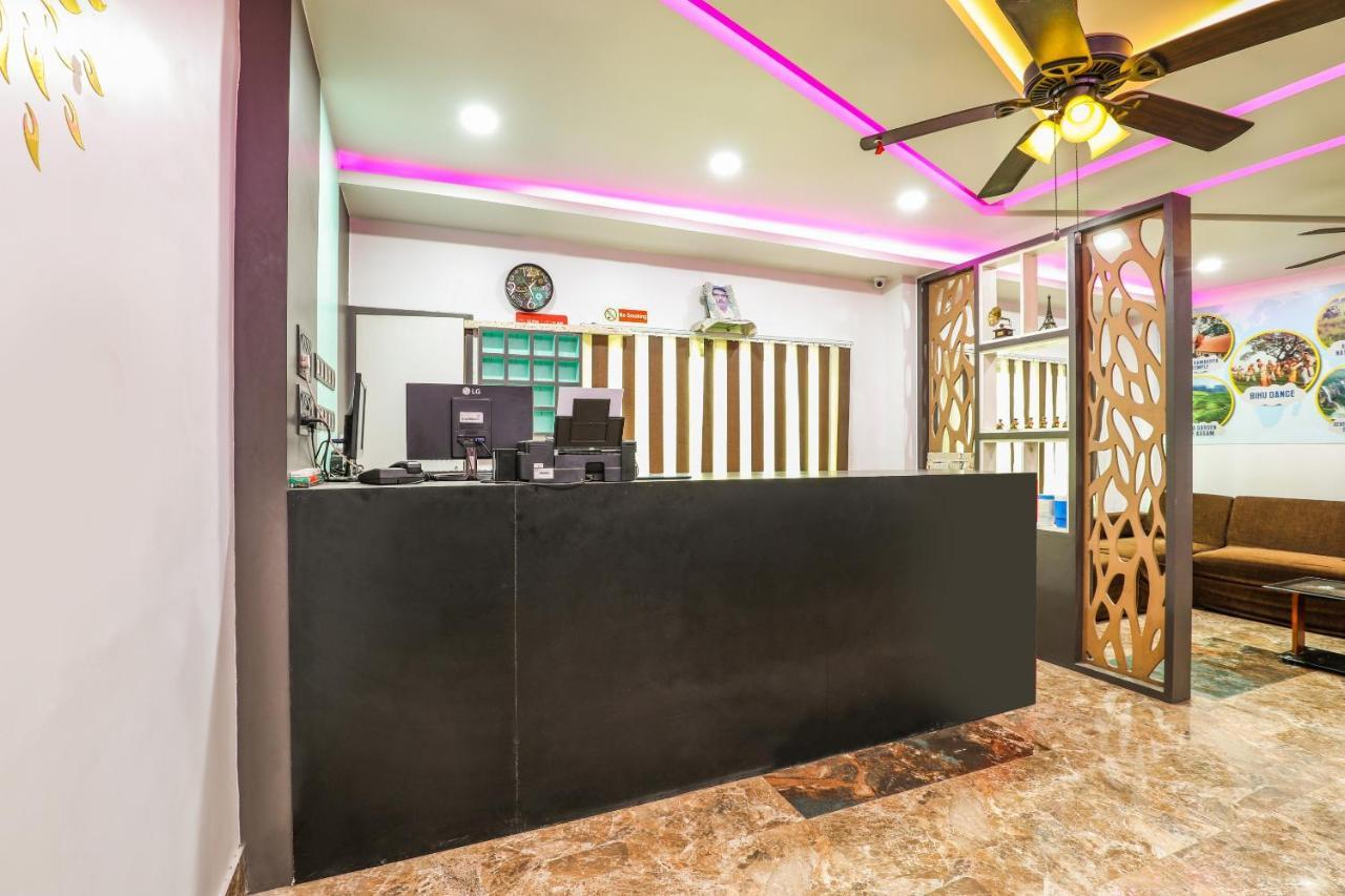 Oyo 14472 Brahmaputra Guest House Guwahati Buitenkant foto