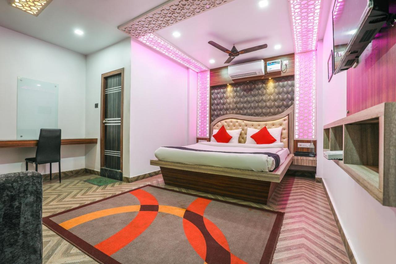 Oyo 14472 Brahmaputra Guest House Guwahati Buitenkant foto