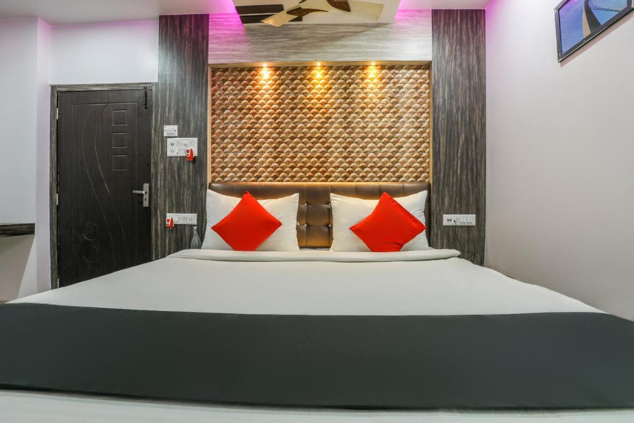 Oyo 14472 Brahmaputra Guest House Guwahati Buitenkant foto