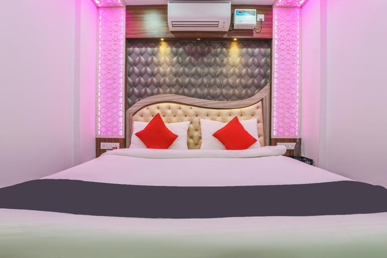 Oyo 14472 Brahmaputra Guest House Guwahati Buitenkant foto